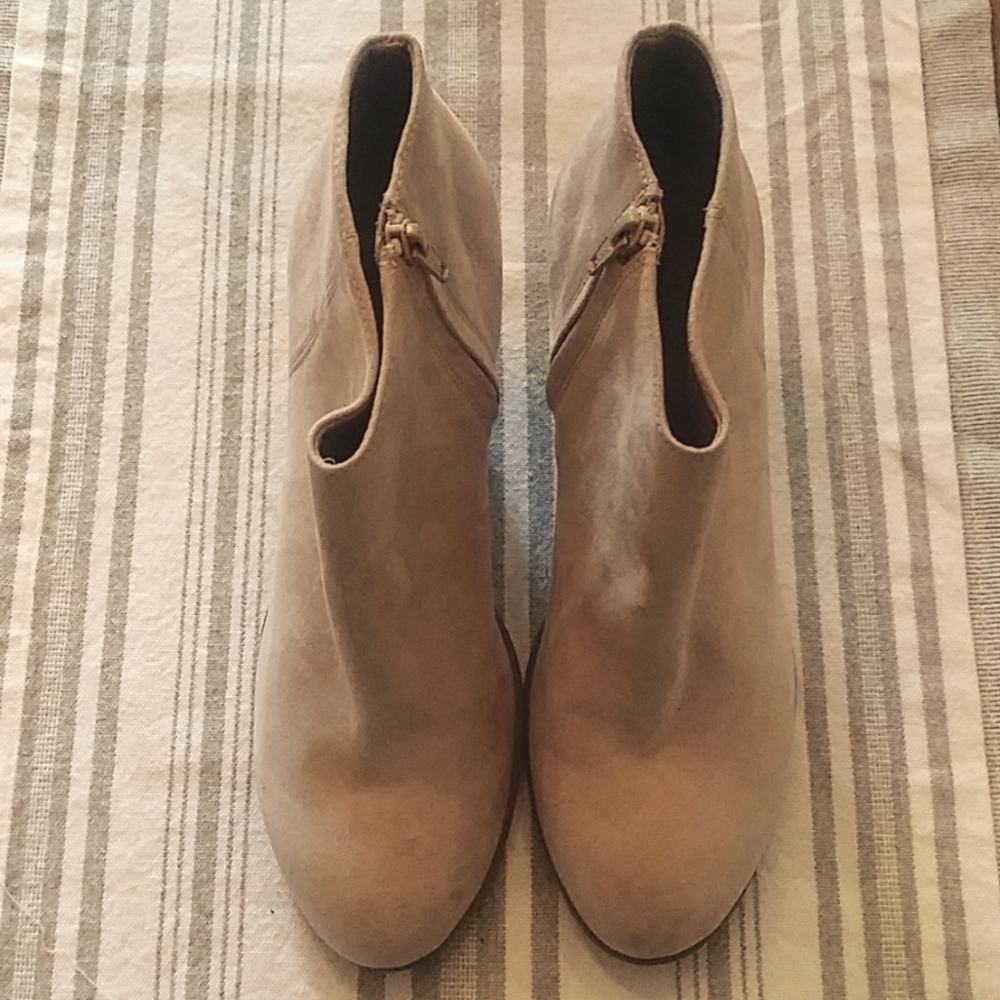 Tan/cream booties - Picture 2 of 5